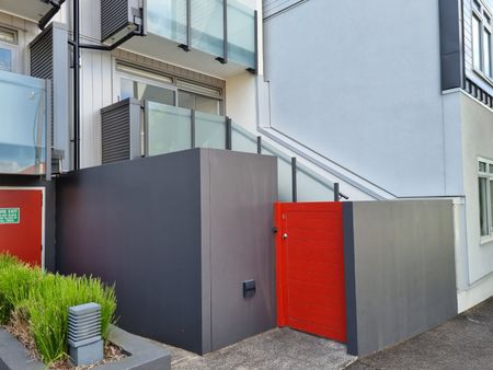 Perfect Work + Play Combo - Photo 4