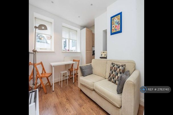 1 bedroom flat to rent - Photo 1