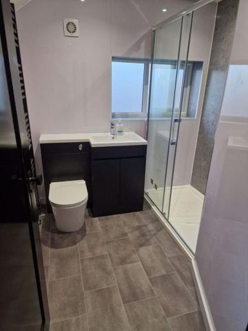 1 bedroom in a house share to rent - Photo 4