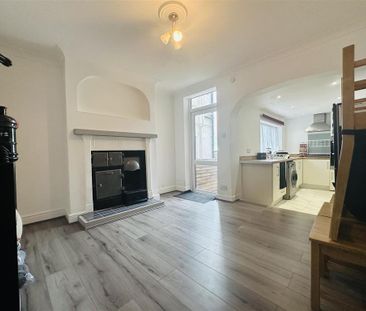 2 bedroom house to rent - Photo 2