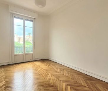 Location Appartement 4 pièces 97m² CANNES 06400 - Photo 4