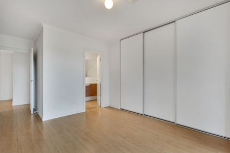 Beautiful Townhouse Overlooking Park! - Photo 4