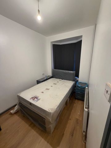 Room in a Shared House, James Turner Street, B18 - Photo 4