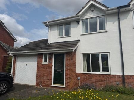 3 bedroom semi-detached house to rent - Photo 3