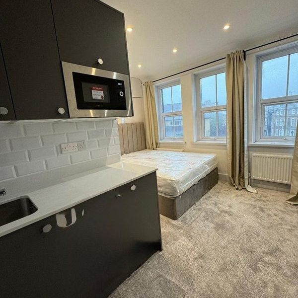 Studio Flat, Wandsworth High St, SW18 - Photo 1