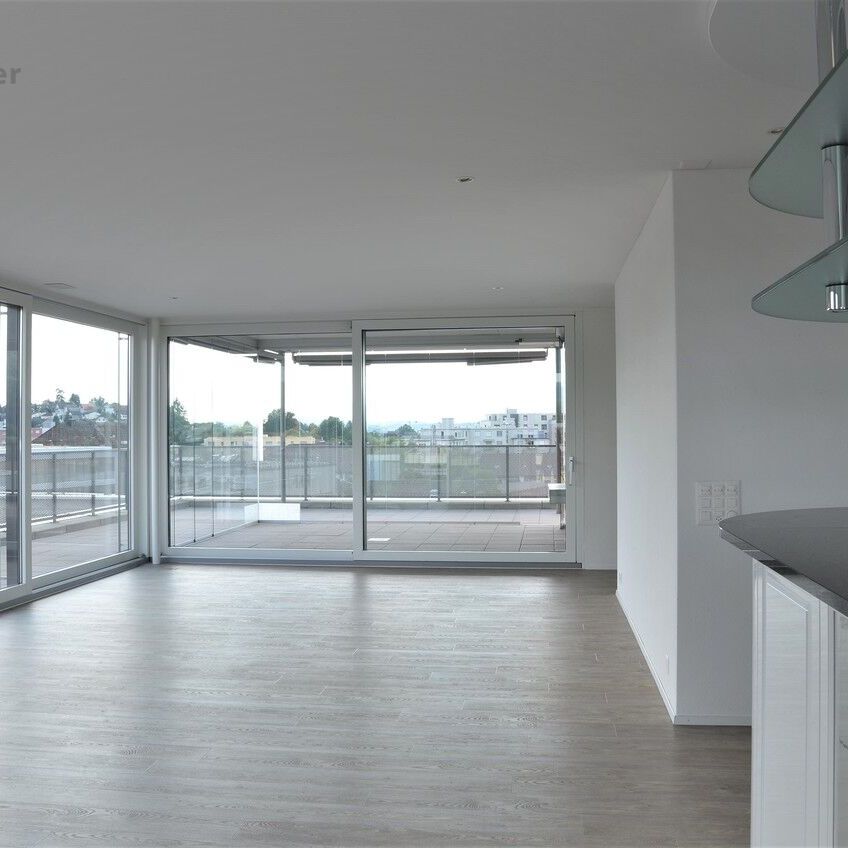 Generous living with distant view of the Born - Foto 1