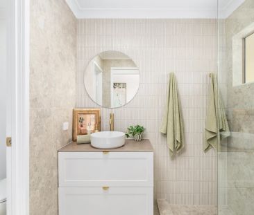 SPARKLING COASTAL TOWNHOUSE WITH CHÍC RENOVATED INTERIOR CONTACT JU... - Photo 6