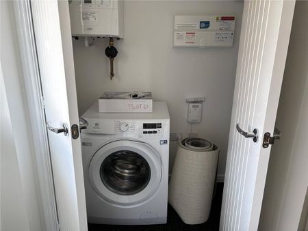 2 bedroom end of terrace house to rent - Photo 3