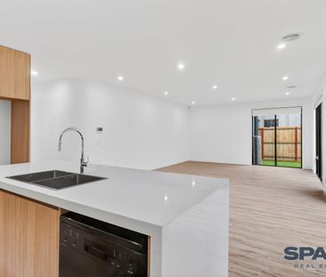 The Perfect Blend of Space, Style & Location - Photo 4