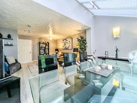 3 bedroom end of terrace house to rent - Photo 3