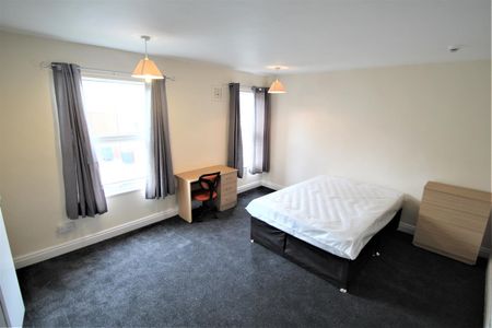 Headingley Avenue, Headingley, LS6 3EP, Leeds - Photo 2