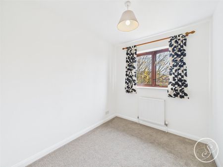 Field End Road, Halton, Leeds - Photo 5