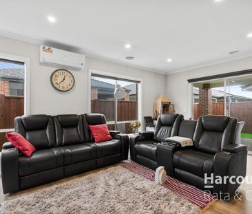 Stunning and Modern 3-Bedroom Home in Heart of Mickleham! - Photo 1