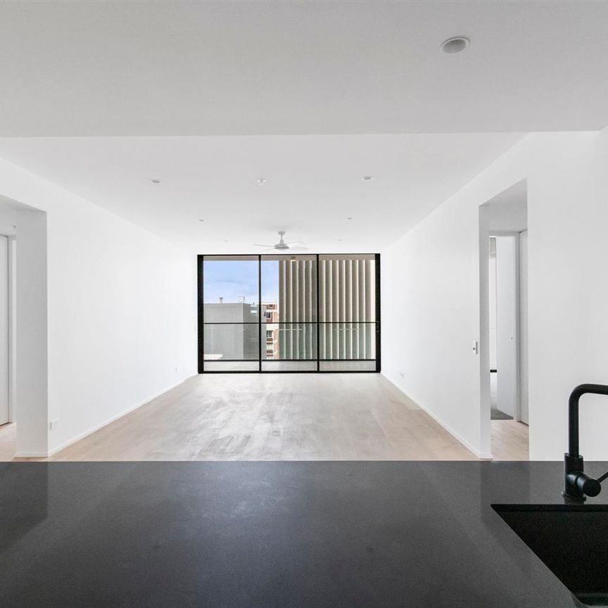 Deposit Taken - Spacious 3 Bedrooms in the Heart of Bondi - Photo 1