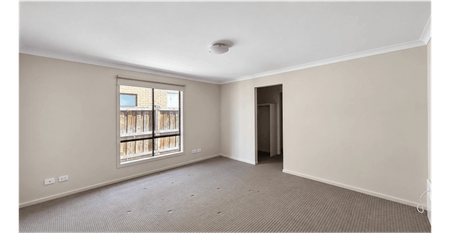 Spacious Four-Bedroom Family Home Close to Tarneit Station - Photo 3