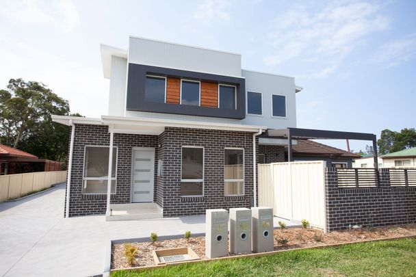Spacious Modern Townhouse - Photo 1