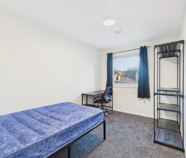 5 Bed Cluster Ensuite - Photo 6