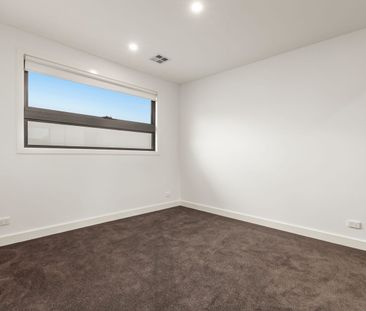 1/24 Manoon road, Clayton South, Vic 3169 - Photo 2