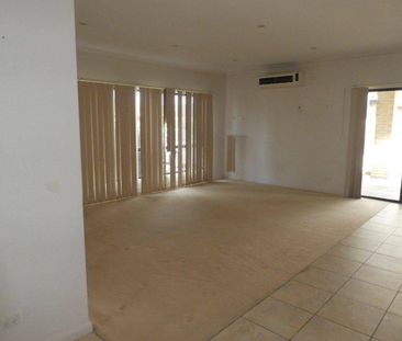 Large 2 bedroom house in East Bairnsdale - Photo 5