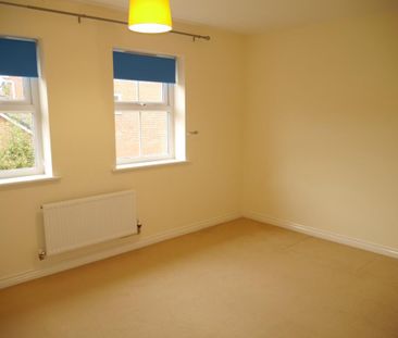 3 bedroom semi-detached house to rent - Photo 3