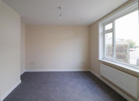 3 bedroom detached bungalow to rent - Photo 3