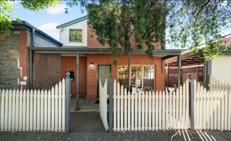 “Character, Comfort & Convenience in the Heart of Kensington” - Photo 3