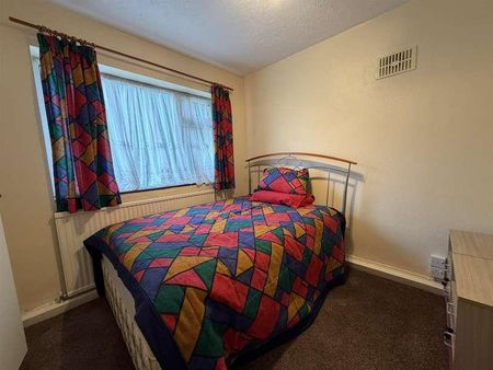 Claire Gardens, Stanmore, HA7 - Photo 5