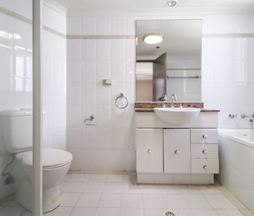 WONDERFUL APARTMENT - LEVEL 25, 2 BEDS, 2 BATHS AND CRUCIAL LOCK UP... - Photo 6