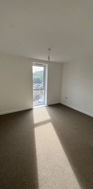 Red Hand Close, Burton on Trent, Staffordshire, DE14 1FB - Photo 1