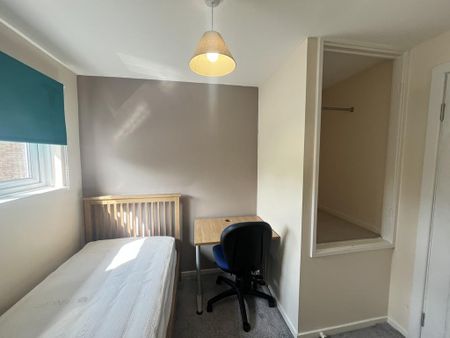 1 bedroom semi-detached house to rent - Photo 2