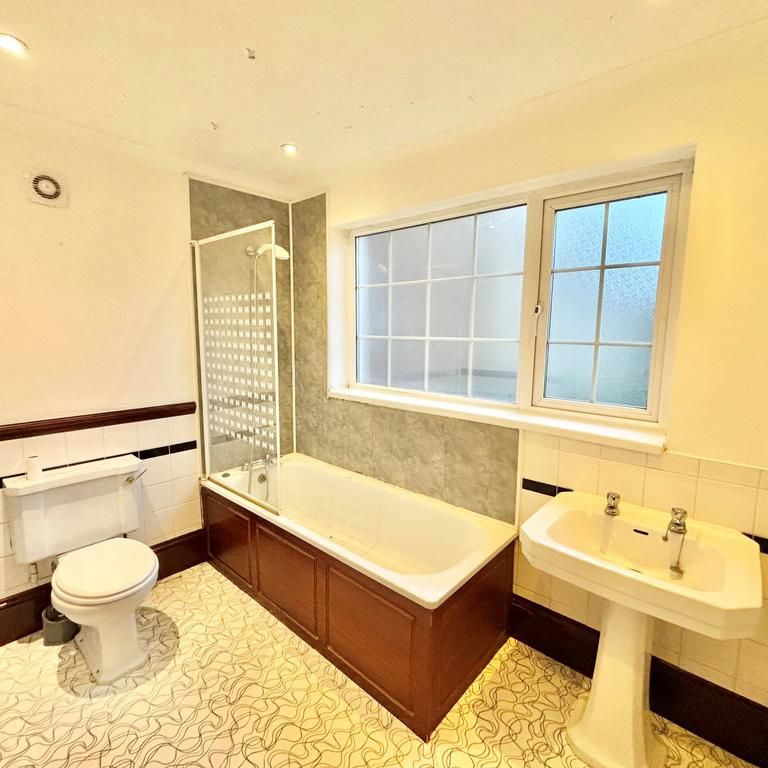 4 bedroom house to rent - Photo 1