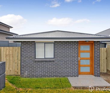 Freestanding! - Photo 2