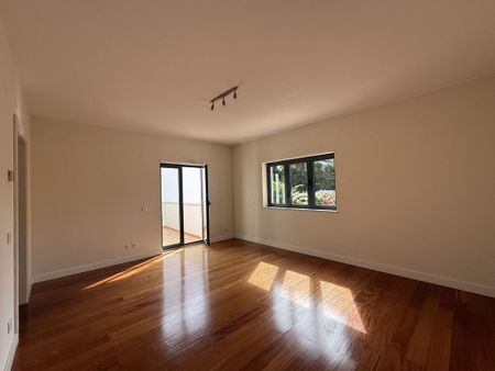 4 bedroom luxury Villa for rent in Cascais, Portugal - Photo 4