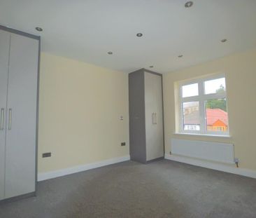 4 bedroom terraced house to rent - Photo 4