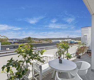 Stunning Brand New Apartment - water usage included - Photo 4