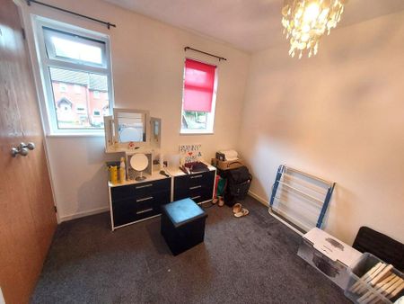 2 bedroom terraced house to rent - Photo 4