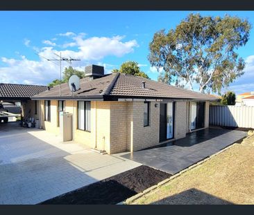 NEWLY RENOVATED FAMILY HOME 4x2 - Photo 6