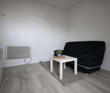 Location Appartement 1 pièce 12m² - Photo 2