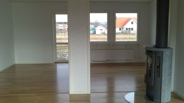 Pelargonvägen, Bro - Foto 1