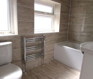 2 bedroom end of terrace house to rent - Photo 5