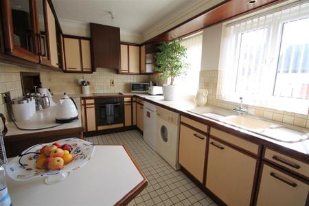 2 bedroom barn conversion to rent - Photo 3