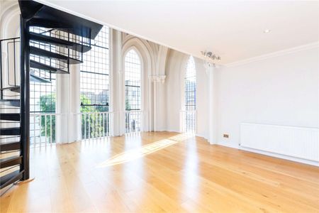 Stunning two bedroom apartment within a striking church conversion in the heart of Angel. - Photo 4