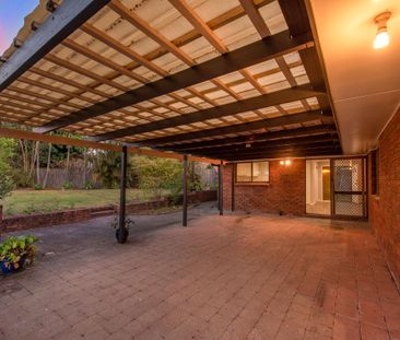 FAMILY HOME, FULLY FENCED, 4 BED 2 BATH WITH AIR CON, PETS CONSIDERED - Photo 1