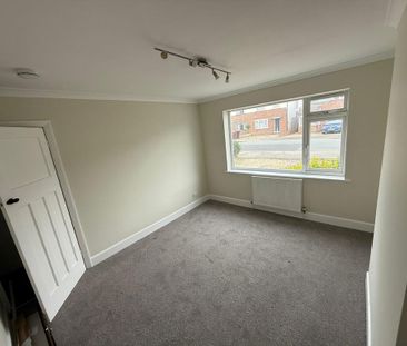 2 bedroom semi-detached house to rent - Photo 6