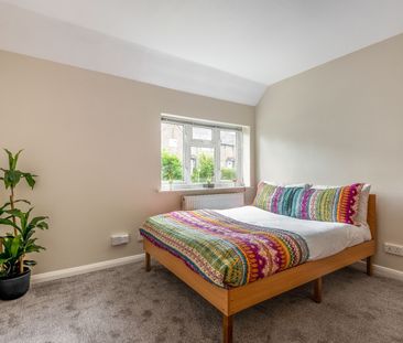 5 Bed Semi-Detached House, Hillside, BN2 - Photo 6