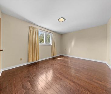 For Lease - 2212 St Laurent Boulevard, Elmvale Acres and Area, Ontario - Photo 4