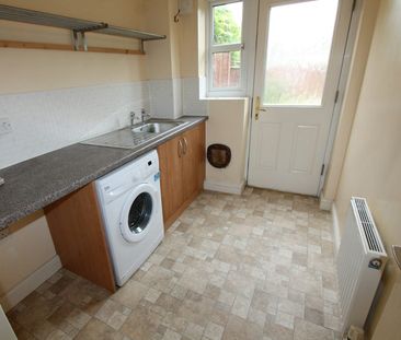 Terraced House to rent on - Photo 4