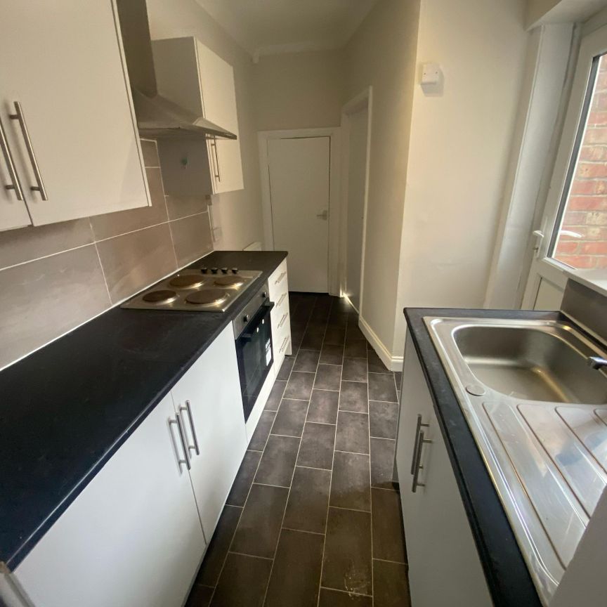 3 bed ground floor flat to rent in Swinley Gardens, Newcastle upon Tyne - Photo 1