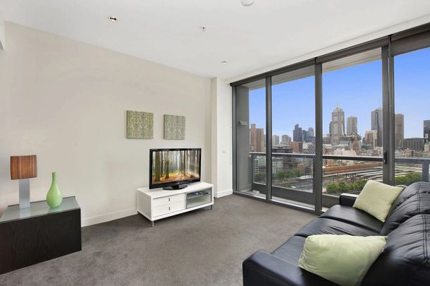 Convenient Apartment Living in the Heart of Southbank - Photo 1