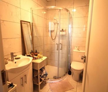 Flat 4, 8 Kinnegar Drive, Holywood, BT18 9JQ - Photo 5